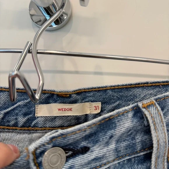 Levi’s Wedgie Light Wash Distressed Denim Jeans - Picture 5 of 8